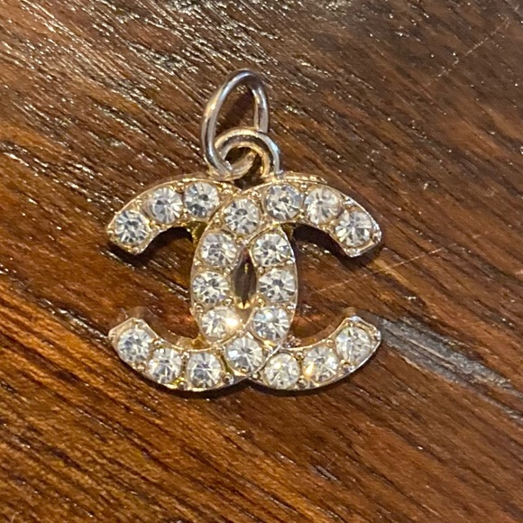 CHANEL Swarovski Charm Zipper Pull with 18k Gold Necklace - Picture 3 of 8